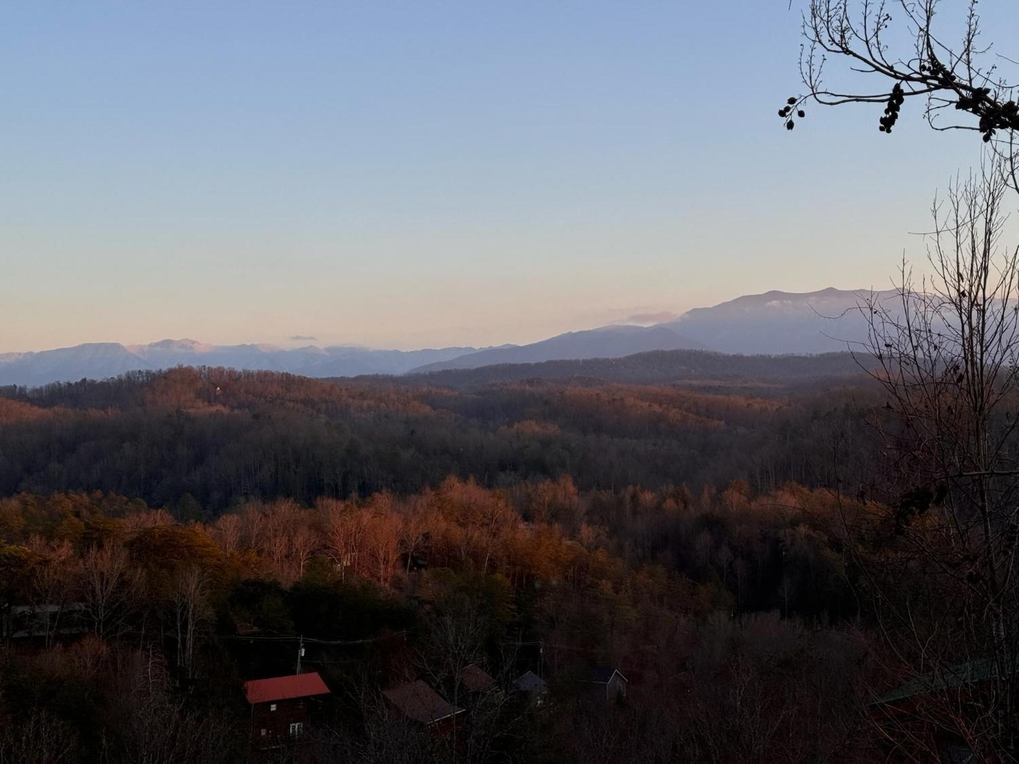 Smoky Paws - Exceptional Cabin, Stunning Mountain Views, Hot Tub, Tranquil, Gigabit Internet, Free L2 Ev Pigeon Forge Ngoại thất bức ảnh