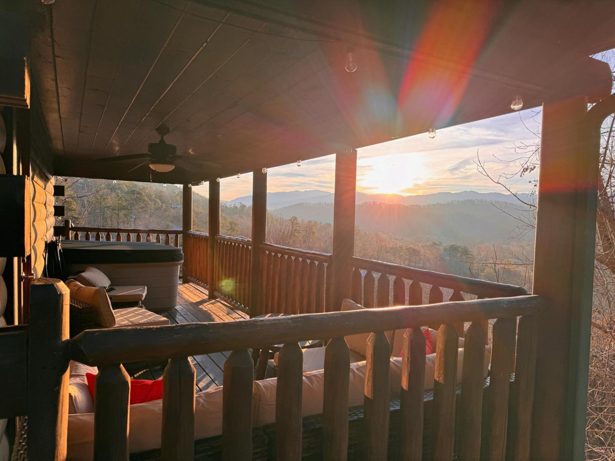 Smoky Paws - Exceptional Cabin, Stunning Mountain Views, Hot Tub, Tranquil, Gigabit Internet, Free L2 Ev Pigeon Forge Ngoại thất bức ảnh