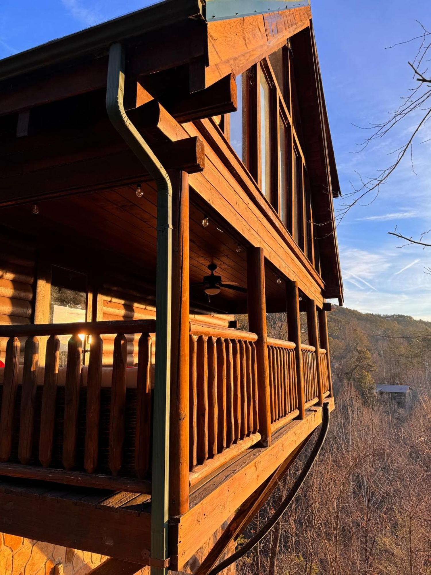Smoky Paws - Exceptional Cabin, Stunning Mountain Views, Hot Tub, Tranquil, Gigabit Internet, Free L2 Ev Pigeon Forge Ngoại thất bức ảnh