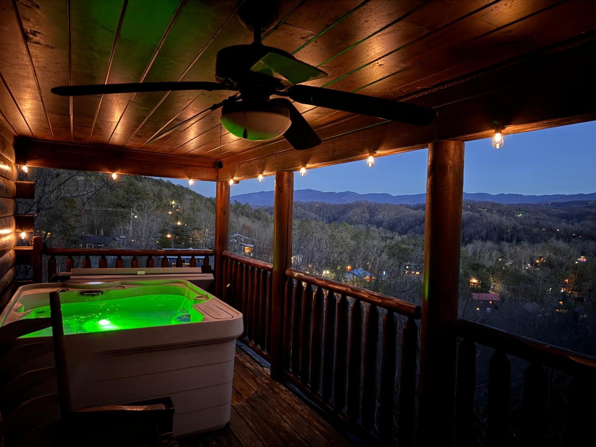 Smoky Paws - Exceptional Cabin, Stunning Mountain Views, Hot Tub, Tranquil, Gigabit Internet, Free L2 Ev Pigeon Forge Ngoại thất bức ảnh